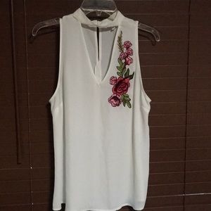 Candies v neck white sleeveless blouse